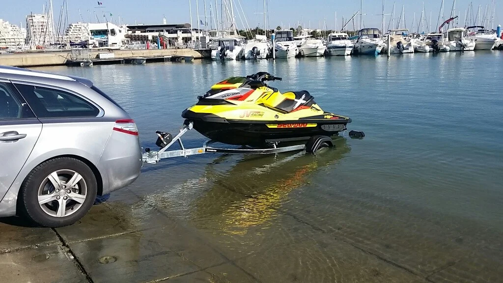 porte-jet-ski-immergeable-brenderup.webp